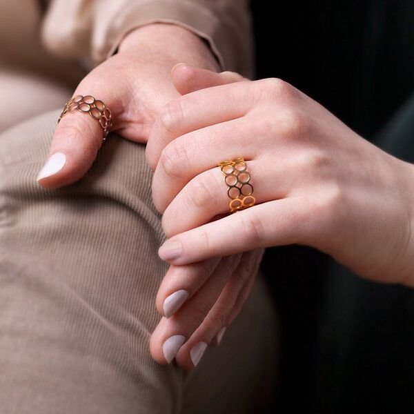 ALEXASCHA Mutter Tochter Ringset | 2 minimalistische Edelstahlringe | Ideal als Geschenk für Mutter, Tochter & Schwester