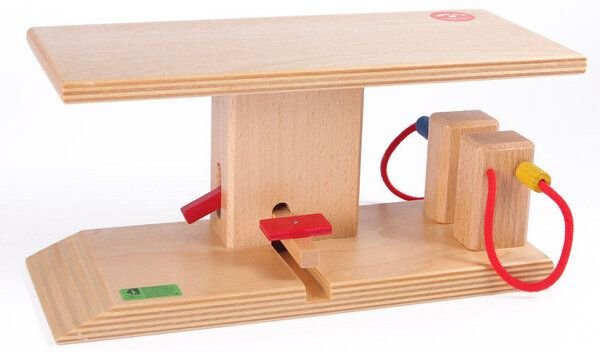 Beck Holzspielzeug Tankstelle mit Hebebühne