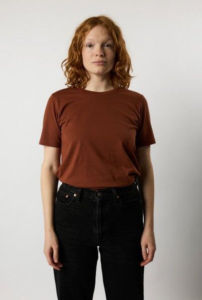 ettics STUDIO fitted organic women's tee