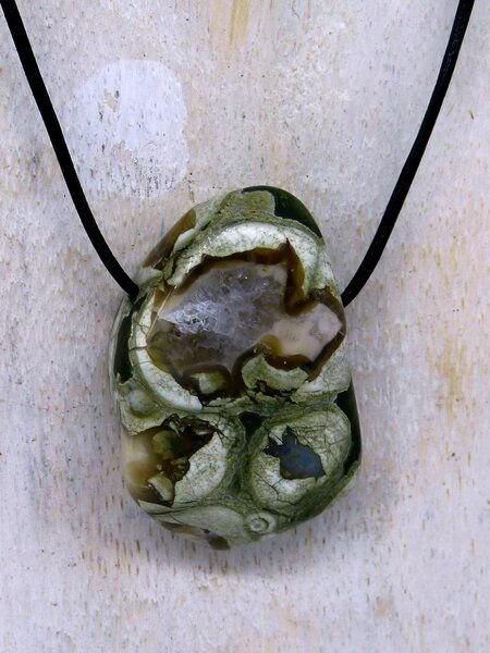 OneWorldMinerals Rhyolith Edelstein, Schmuckanhänger, gebohrt