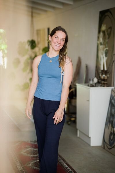 YogiLiebe Lakshmi Shirt aus Modal – weich wie Seide & handgenäht in der Ortenau