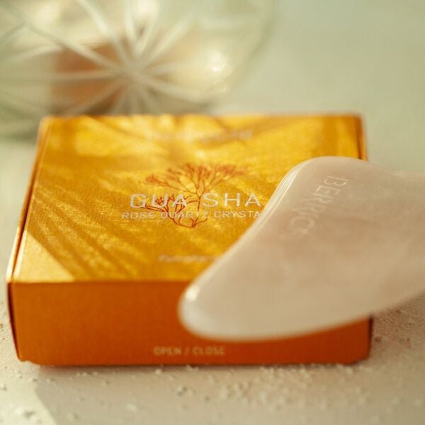 BERRICHI Naturkosmetik Rosenquarz Gua Sha Massagestein