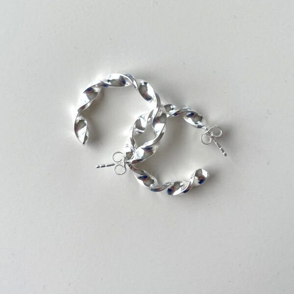 noemvri fashion label gedrehte hoops