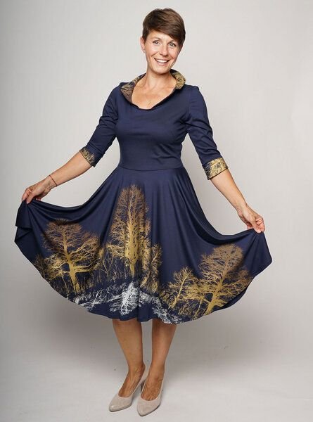 Peaces.bio - handbedruckte Biomode Tanzkleid Baumgeschwister in Nachtblau