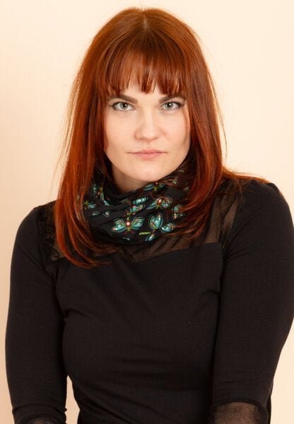 Die rote Zora Loop Schal Dragonfly