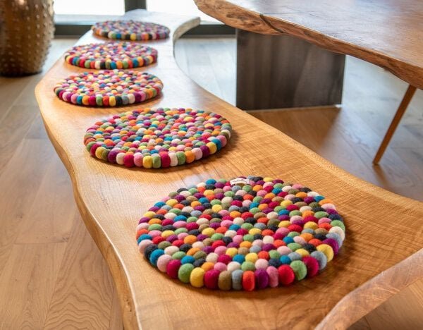 naturling Filzkugel Sitzkissen rund 34cm aus 100% Schurwolle