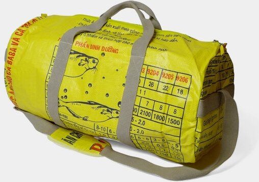 REFISHED fair fashion Tasche 'SPORTY BAG' - upcycelte Fischfuttersäcke