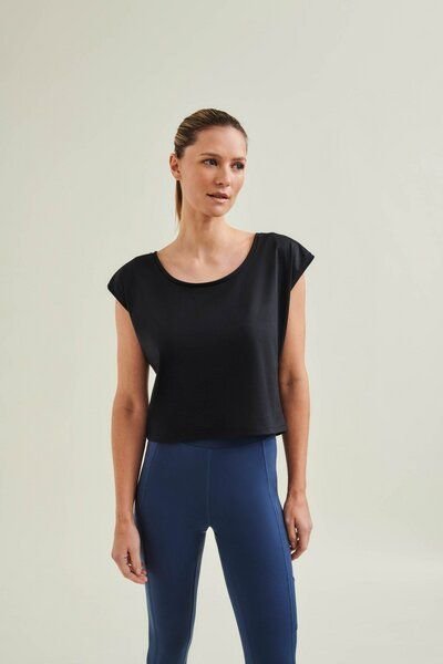 Wellicious Cropped Dance Vest
