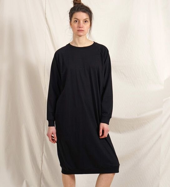 Lena Schokolade Long Pulli Dress schwarz aus Bio-Baumwolle