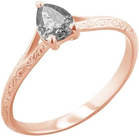 Eppi Von Hand gravierter Ring mit einem Salt and Pepper Diamanten in Birnenform Vivia