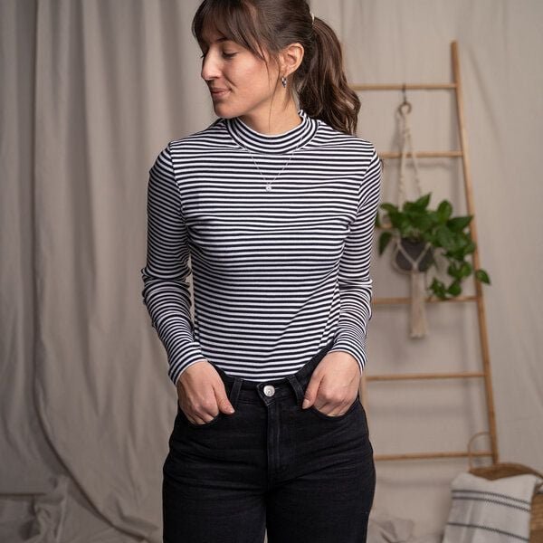 Vresh Clothing Viyola - Turtle Neck Longsleeve aus Biobaumwolle, Gestreift S/W