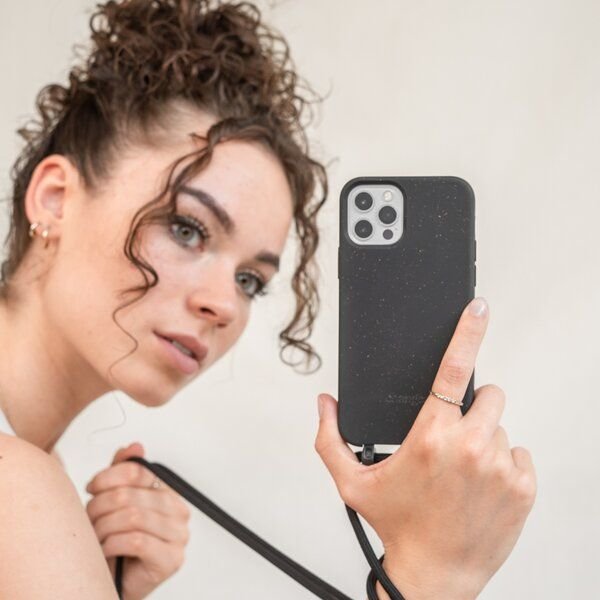 change the label Change Case - 2in1 Nachhaltige Handyhülle, iPhone Hülle mit abnehmbarer Kette