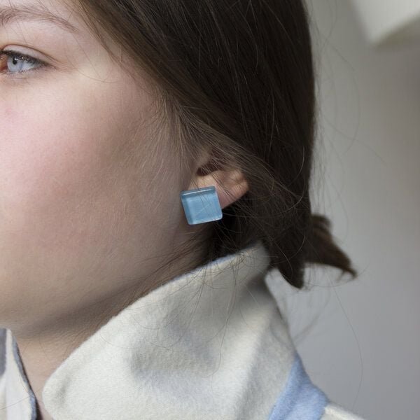 ALEXASCHA Minimalistische Ohrclips aus Glas | PUREFORM