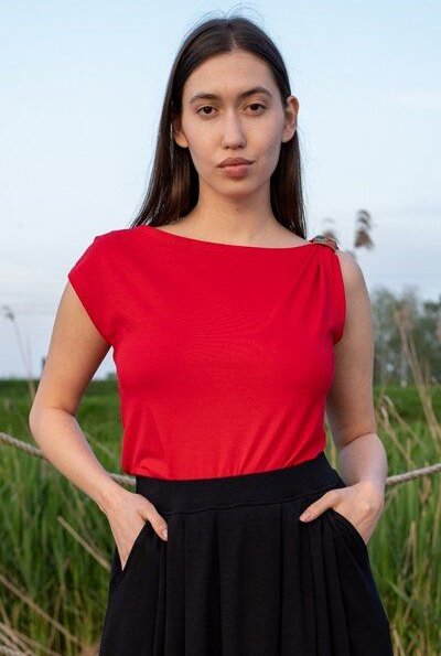 Thumbnail - Top Lagos – Asymmetrischen Schnitts – Baumwolle mit Elasthan – Breite Schulterträger – 100% in der EU fair produziert – ...