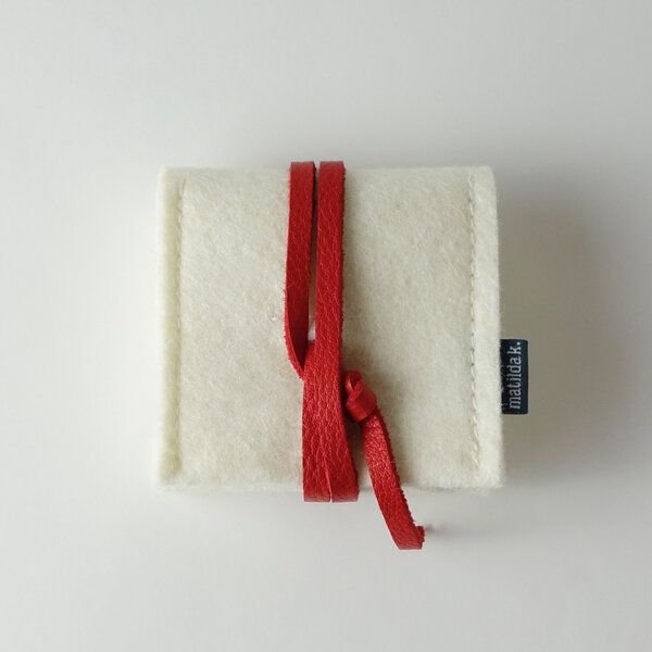 matilda k. manufaktur Schmuckaufbewahrung 'schmucknest' klein aus Wollfilz wollweiß 'margarete'