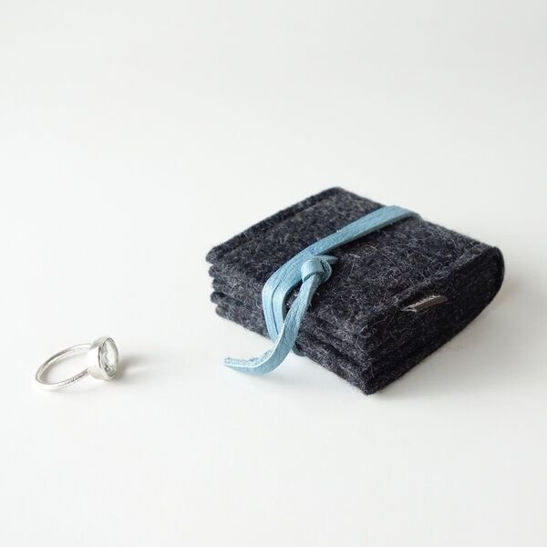 matilda k. manufaktur Schmuckaufbewahrung 'schmucknest' klein aus Wollfilz anthrazit 'margarete'