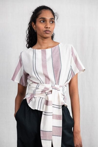 Jyoti - Fair Works Baumwoll Wickelshirt Amaranth Webmuster Altrosa