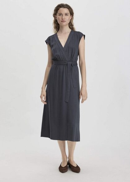 hessnatur Kleid Midi Relaxed aus reiner LENZING ECOVERO Viskose