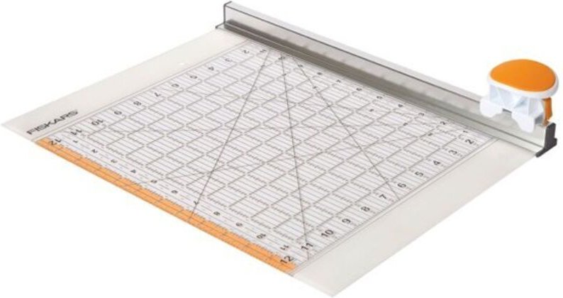 Kombinierter Rollschneider (Ø45 mm) und Lineal (12"x12") Fiskars