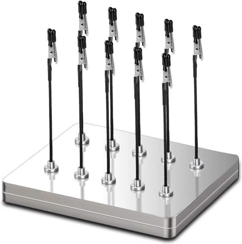 Professionelle dritte Hand mit Magnetfuß. 10 flexible Krokodilklemmen – ideal für Schweißhilfen.