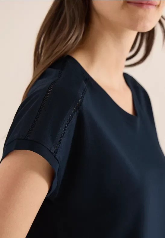Thumbnail - Cecil Damen T-Shirt mit V-Neck und Spitzendetail in Blau, Gr: L