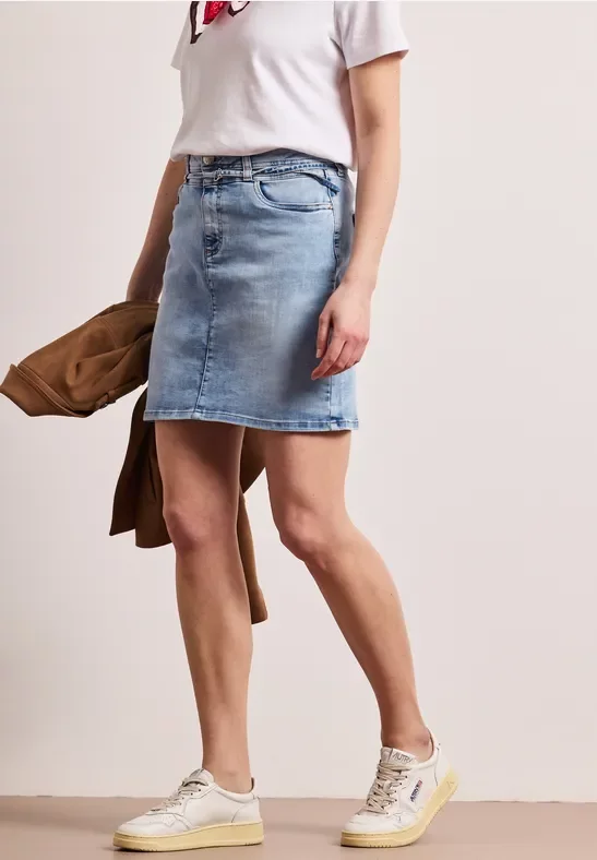 Street One Frauen Knielanger Jeansrock mit Gürteldetail in Blau, Gr: 34