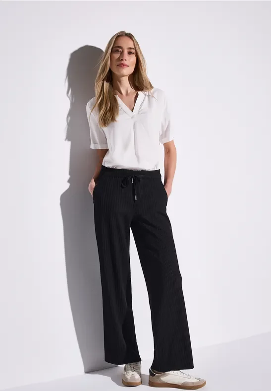 Street One Frauen Wide Leg Hose mit Struktur in Schwarz, Gr: 46