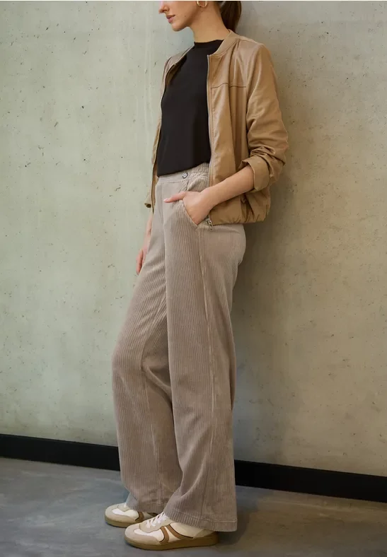 Street One Studio Frauen Straight Leg Cordhose in Braun, Gr: 42