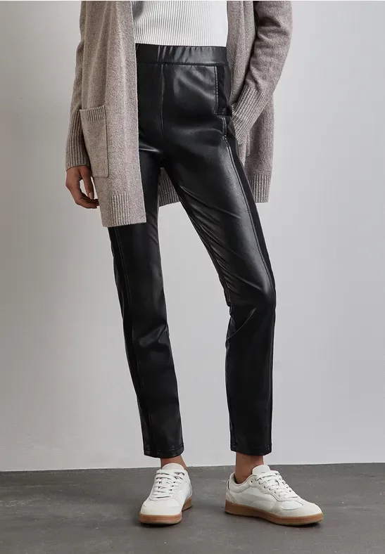 Street One Frauen Beschichtete Hose in Schwarz, Gr: 32