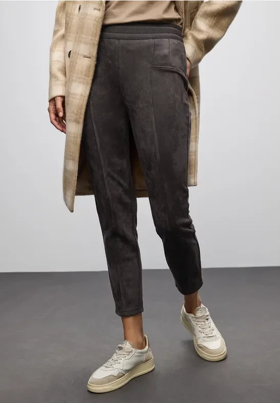 Street One Frauen Velours Hose in Braun, Gr: 44