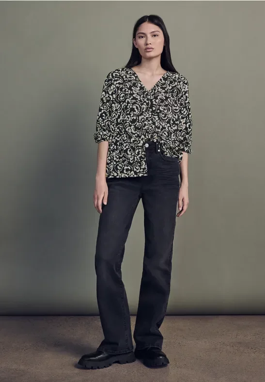 Thumbnail - Street One Studio Frauen V-Neck Bluse mit Knöpfen in Schwarz, Gr: 46