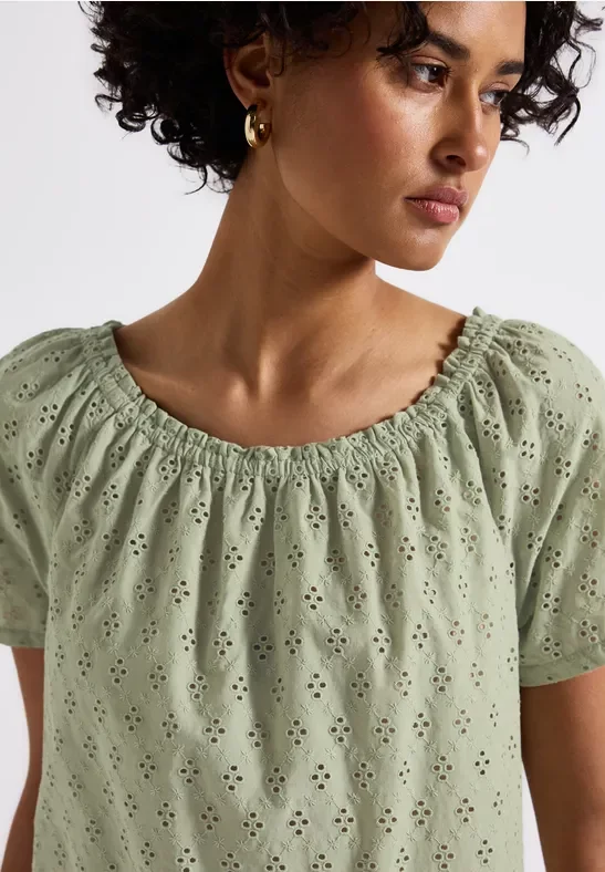 Street One Frauen Bluse mit Lochstickerei in Grün, Gr: 36