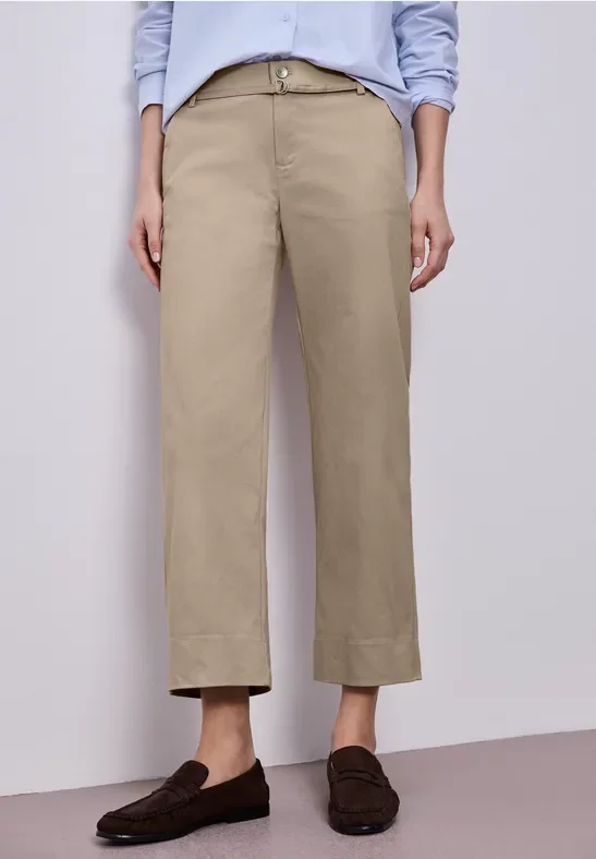 Street One Frauen Straight Leg Hose mit Gürteldetail in Beige, Gr: 44