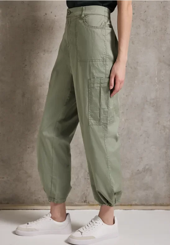 Thumbnail - Street One Studio Frauen Straight Leg Papertouch Hose in Grün, Gr: 46