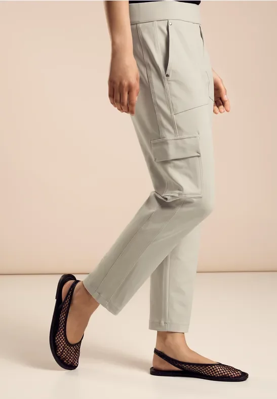 Thumbnail - Street One Frauen Travelware Cargohose in Beige, Gr: 46