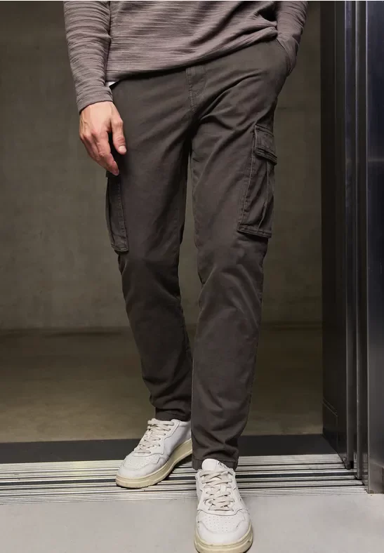 Street One MEN Männer Cargo-Hose im Relaxed Fit in Braun, Gr: 30
