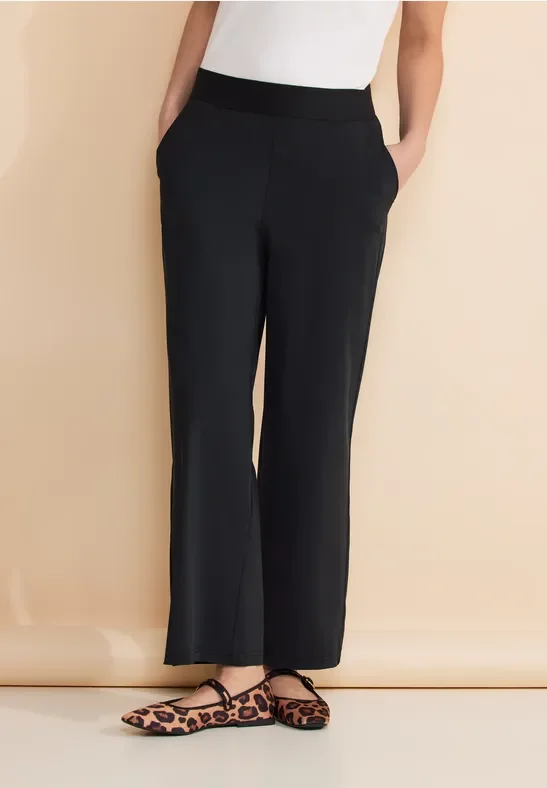Street One Frauen Travelware Loose Fit Hose in Schwarz, Gr: 36