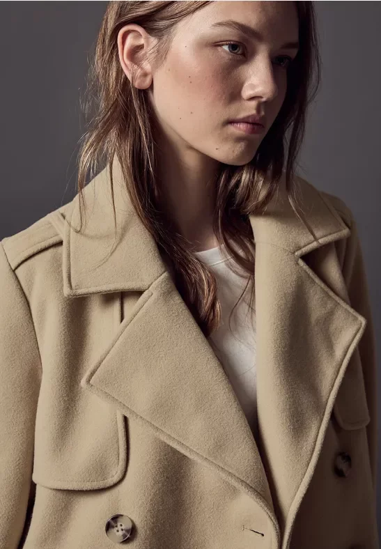 Thumbnail - Street One Studio Frauen Kurzer Trenchcoat in Beige, Gr: 46