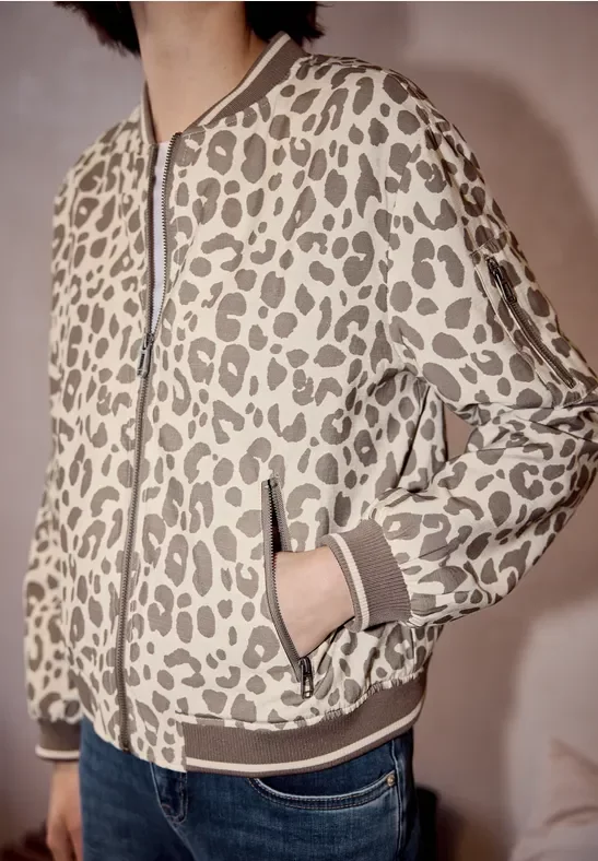 Street One Studio Frauen Blouson mit Animal Print in Beige, Gr: 46