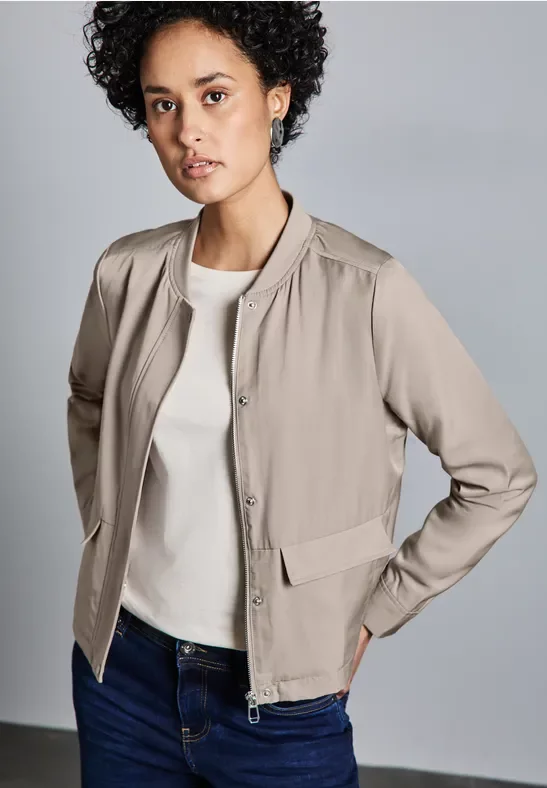 Street One Frauen Satin-Blouson in Beige, Gr: 46