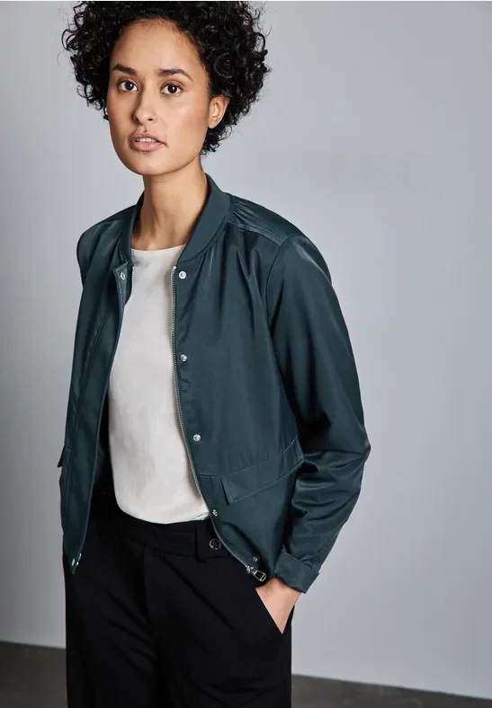 Thumbnail - Street One Frauen Satin-Blouson in Grün, Gr: 40