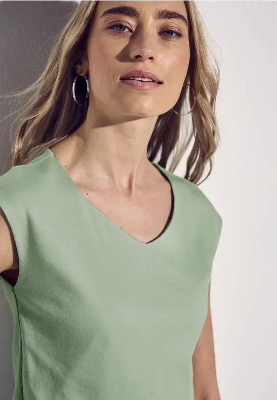 Street One Frauen Shirt mit Diamant-Ausschnitt in Grün, Gr: 46