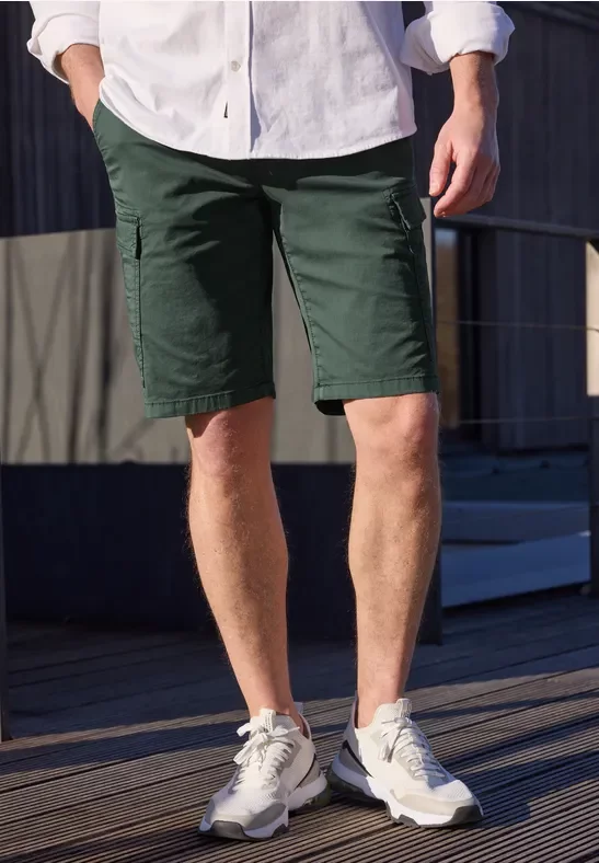 Street One MEN Männer Bermuda im Regular Fit im Cargo-Look in Grün, Gr: 32