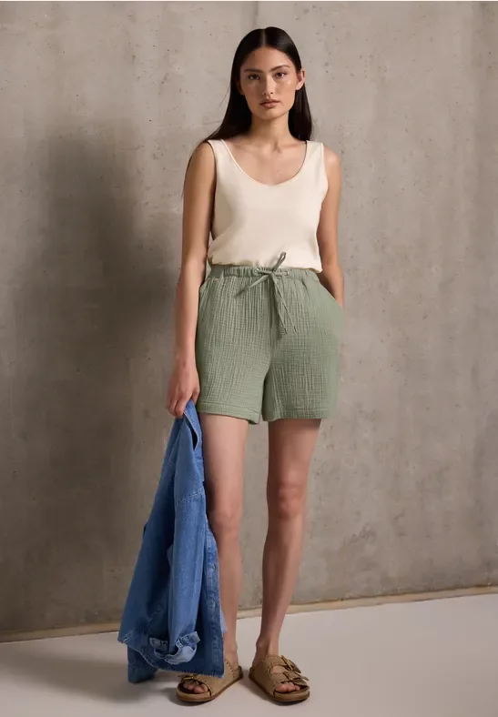 Thumbnail - Street One Studio Frauen Musselin Shorts in Grün, Gr: 32