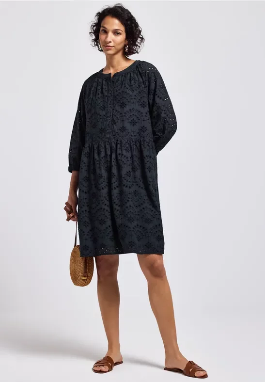 Street One Frauen Kleid mit Lochstickerei in Blau, Gr: 46