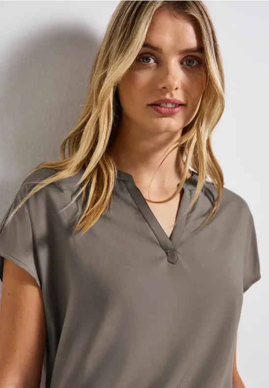 Thumbnail - Street One Frauen Split Neck Bluse in Unifarbe in Braun, Gr: 38