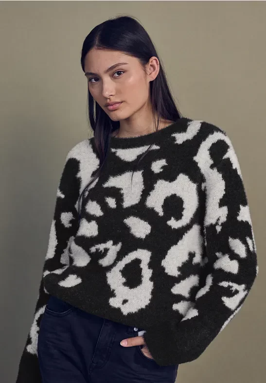 Thumbnail - Street One Studio Frauen Kuscheliger Rundhalspullover in Schwarz, Gr: 46