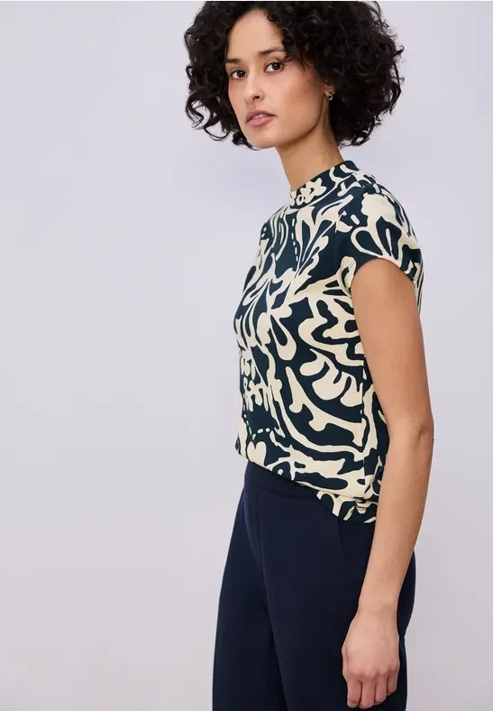 Thumbnail - Street One Frauen Basic Shirt mit floralem Grafikprint in Blau, Gr: 42