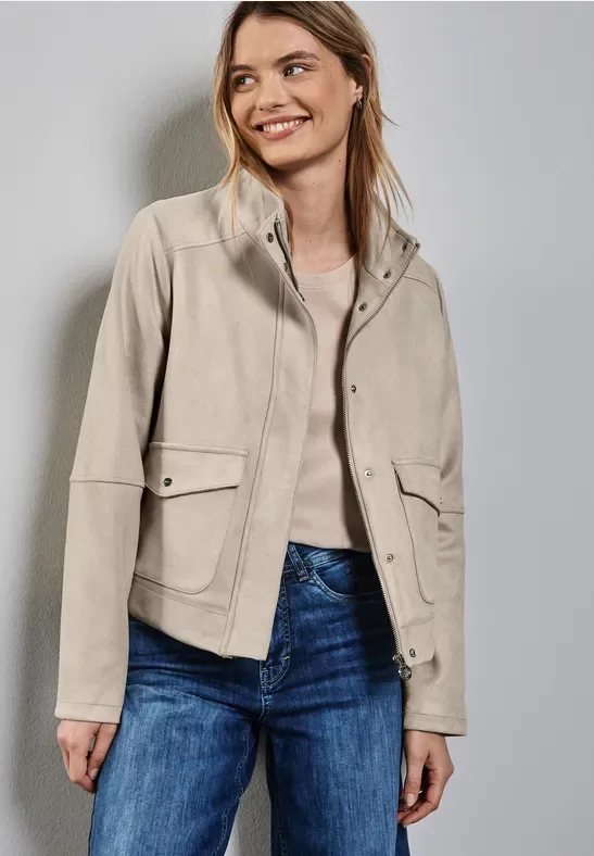 Street One Frauen Kurze Velours-Jacke in Beige, Gr: 44