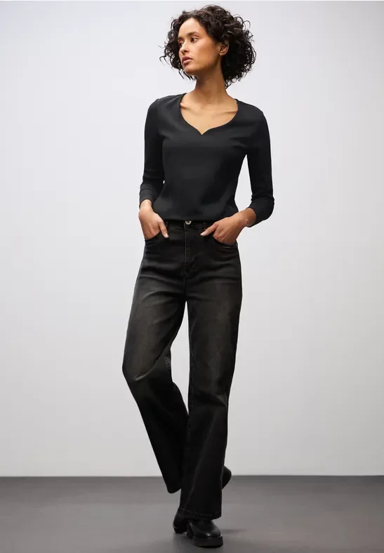 Street One Frauen Shirt mit Herzausschnitt in Schwarz, Gr: 44
